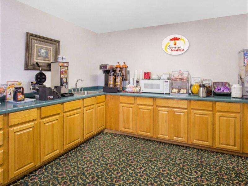 Burgundy Inn & Suites By Oyo El Paso Extérieur photo
