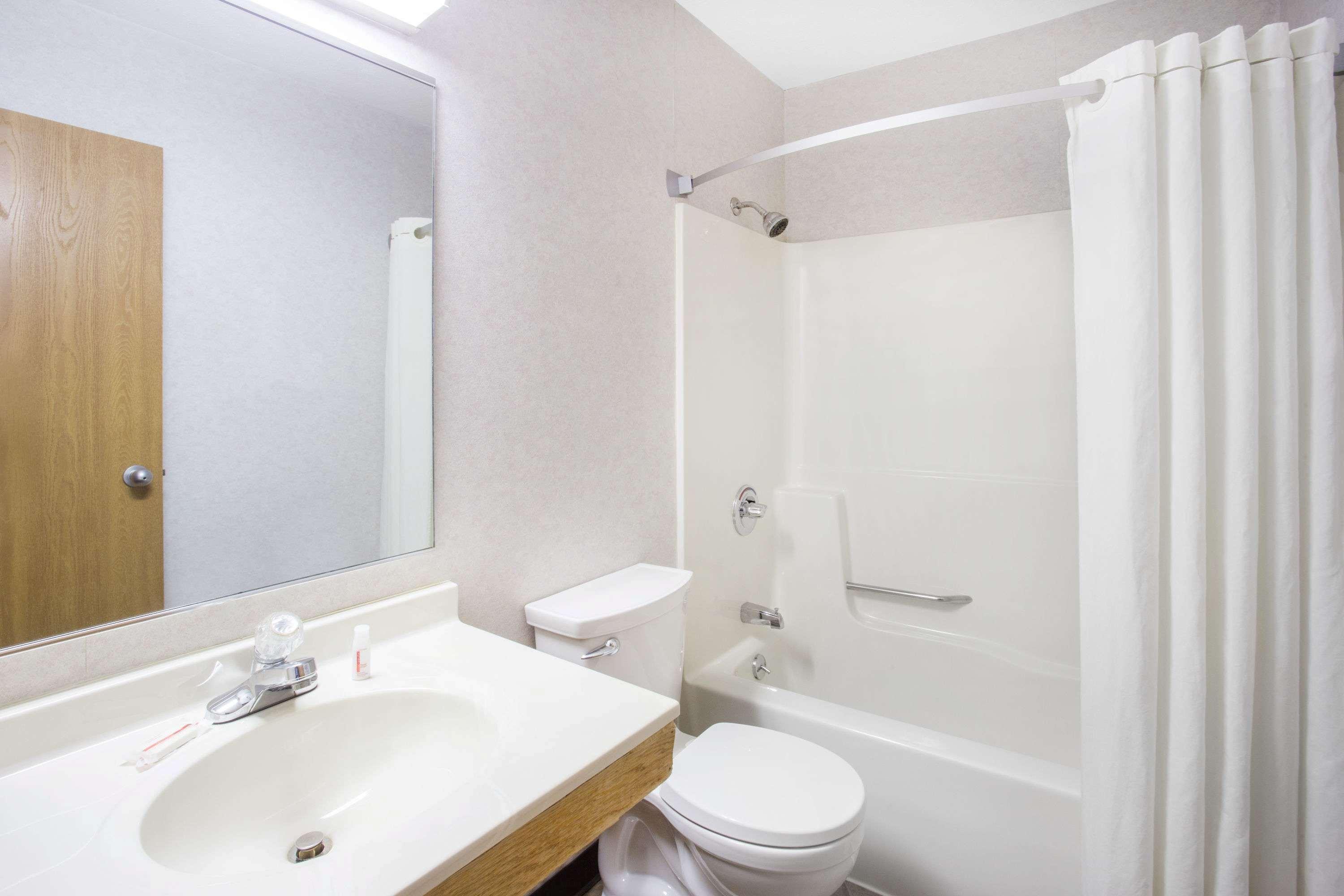 Burgundy Inn & Suites By Oyo El Paso Extérieur photo